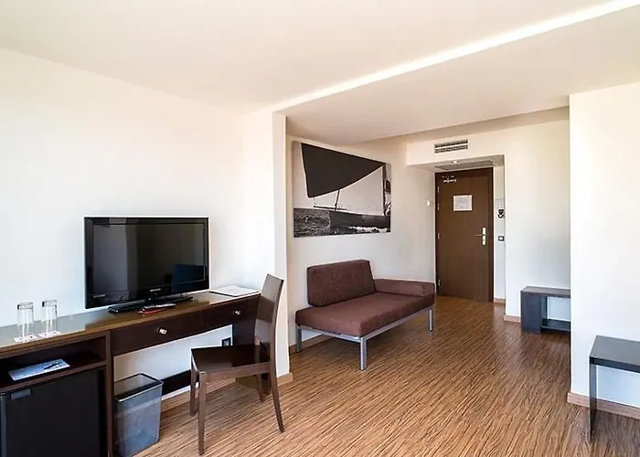 ナウティコ サンタクルスデテネリフェ